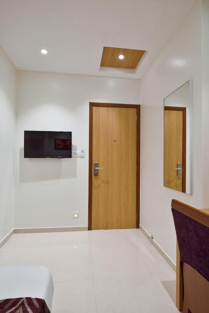 Hotel Leafio Mumbai Exterior photo
